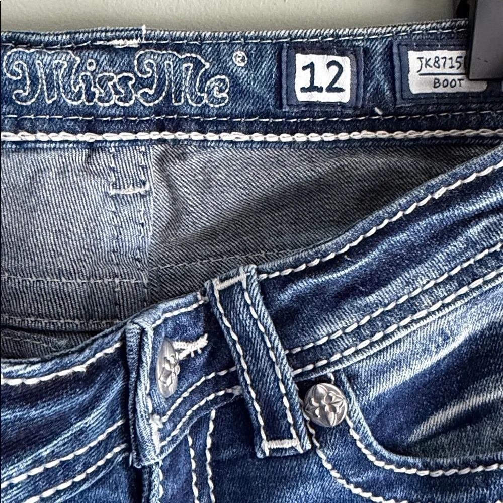 Miss Me Girls Boot Cut Embellished
Pockets Rhinestones Whiskering Rodeo NWOT - Picture 6 of 11